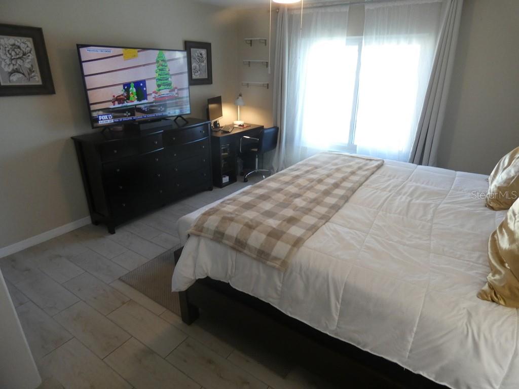670 KIRKLAND CIR, DUNEDIN, FL, 34698