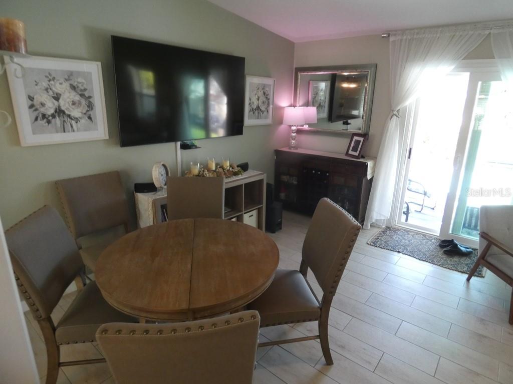 670 KIRKLAND CIR, DUNEDIN, FL, 34698