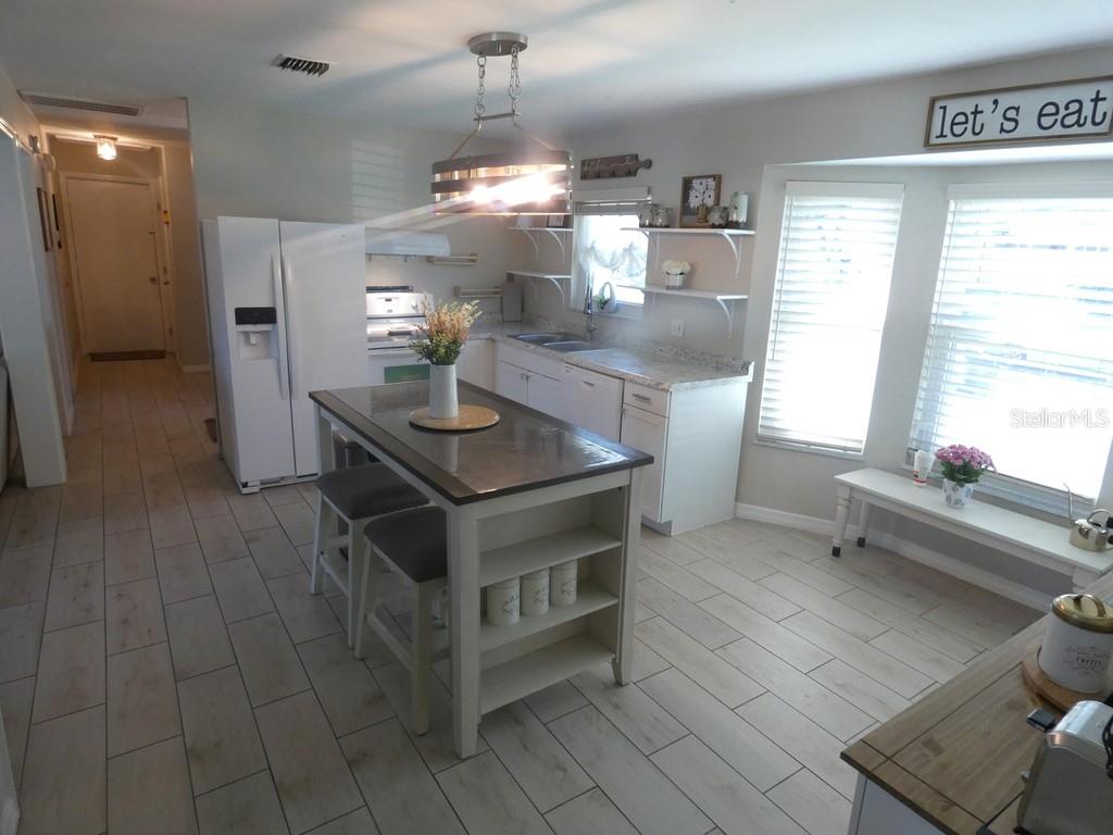 670 KIRKLAND CIR, DUNEDIN, FL, 34698