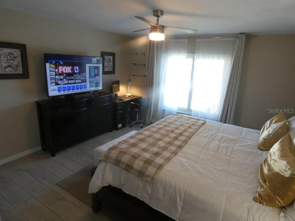 670 KIRKLAND CIR, DUNEDIN, FL, 34698