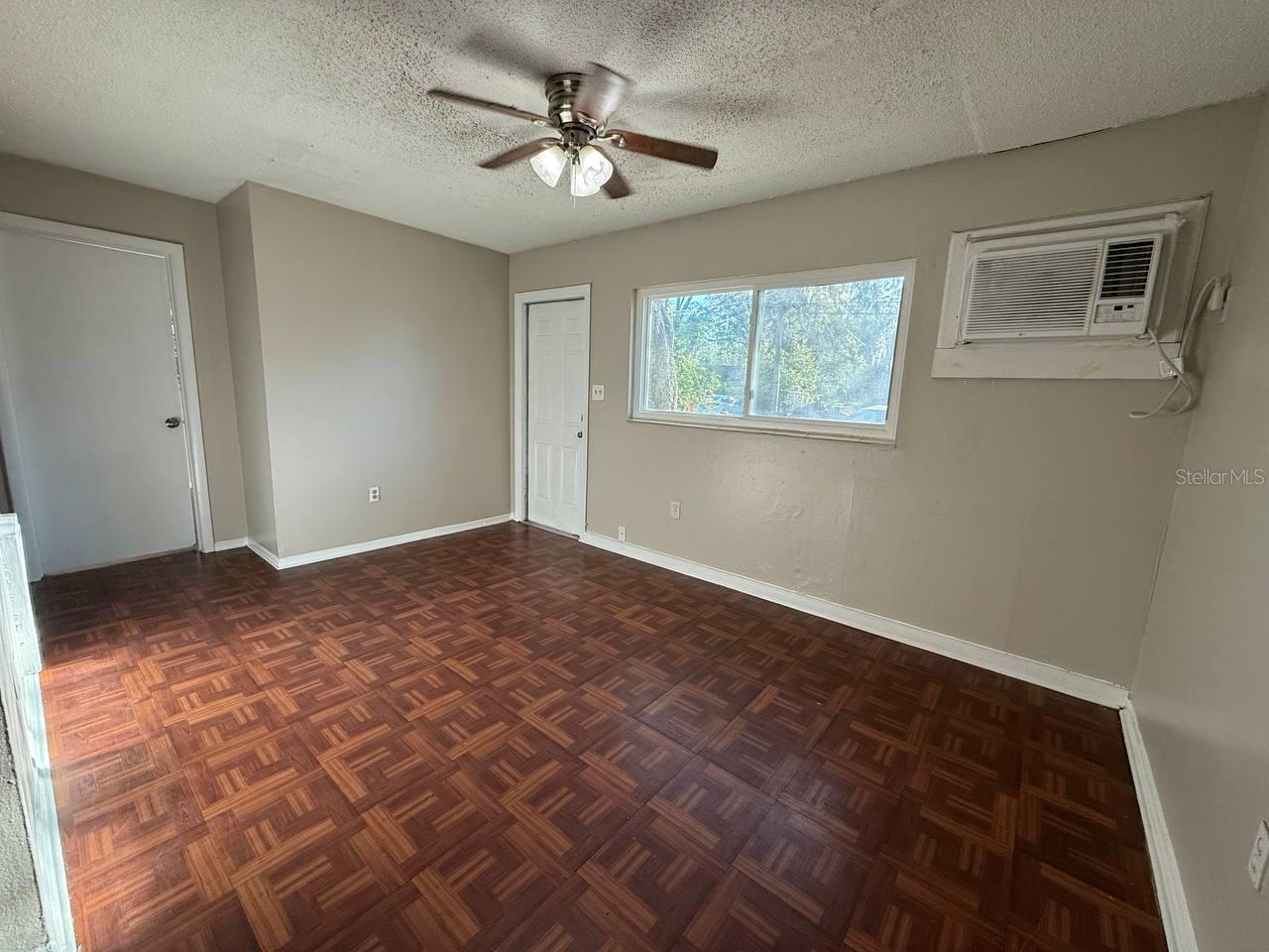 10014 N BROOKS ST #B, TAMPA, FL, 33612
