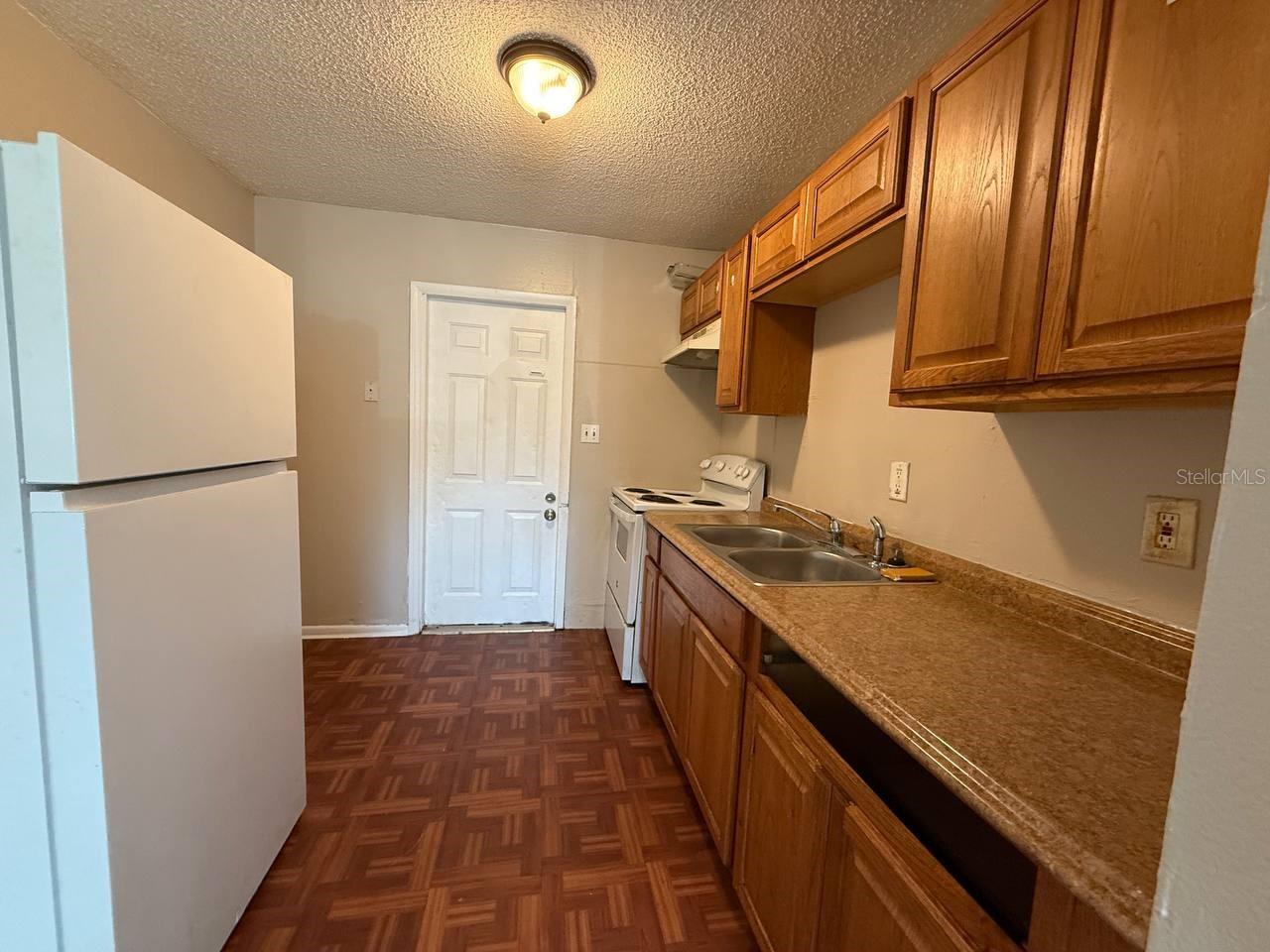 10014 N BROOKS ST #B, TAMPA, FL, 33612