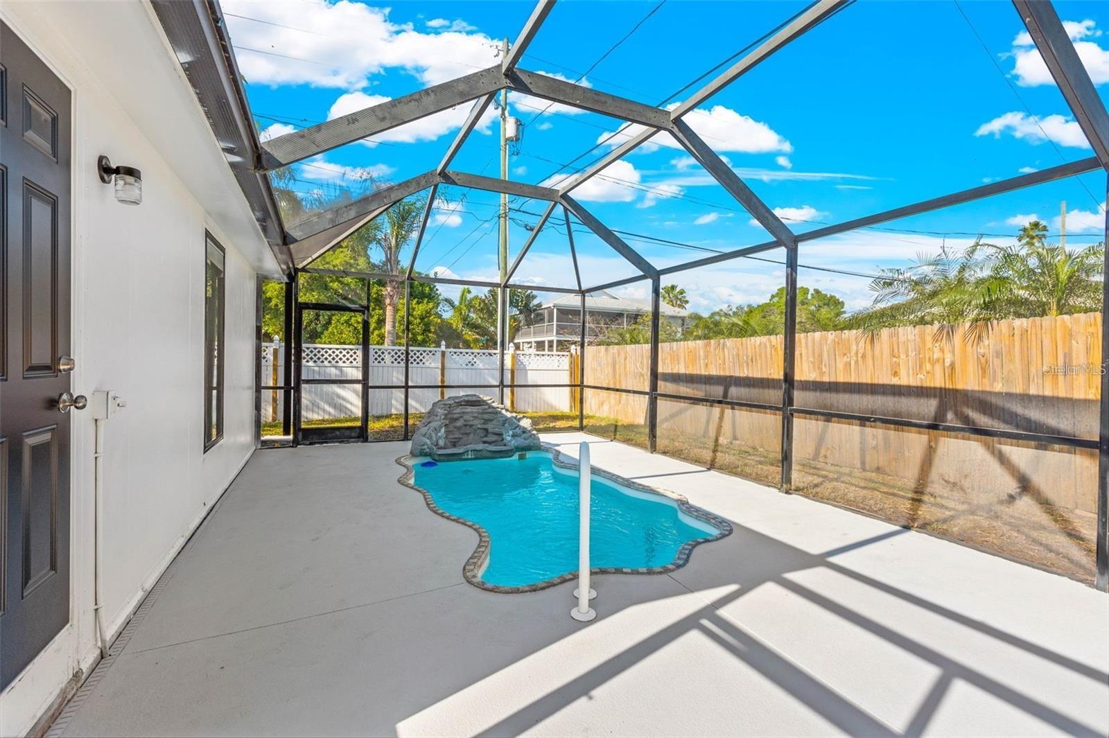 1600 CONNECTICUT AVE NE, ST PETERSBURG, FL, 33703