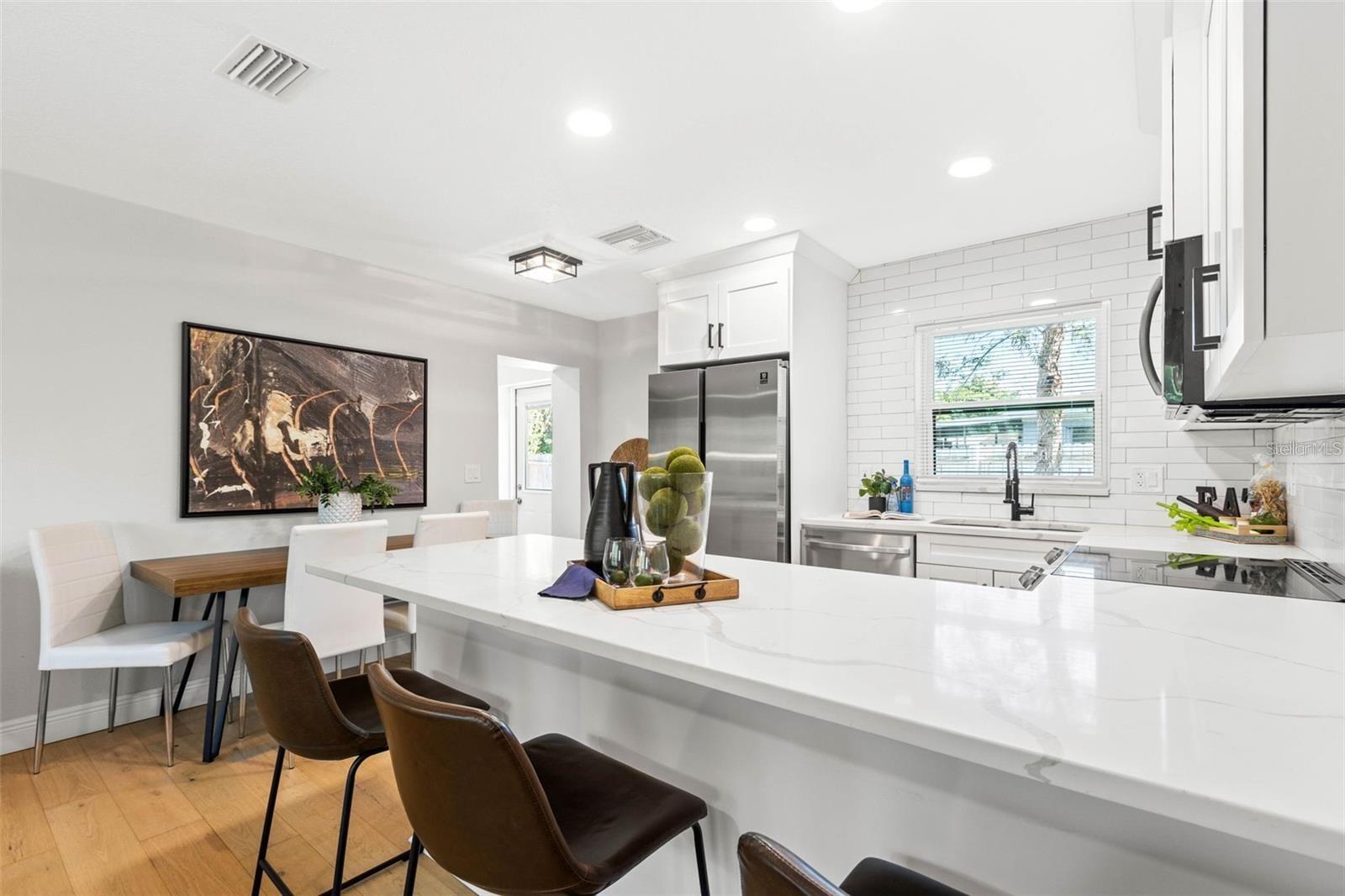 1600 CONNECTICUT AVE NE, ST PETERSBURG, FL, 33703