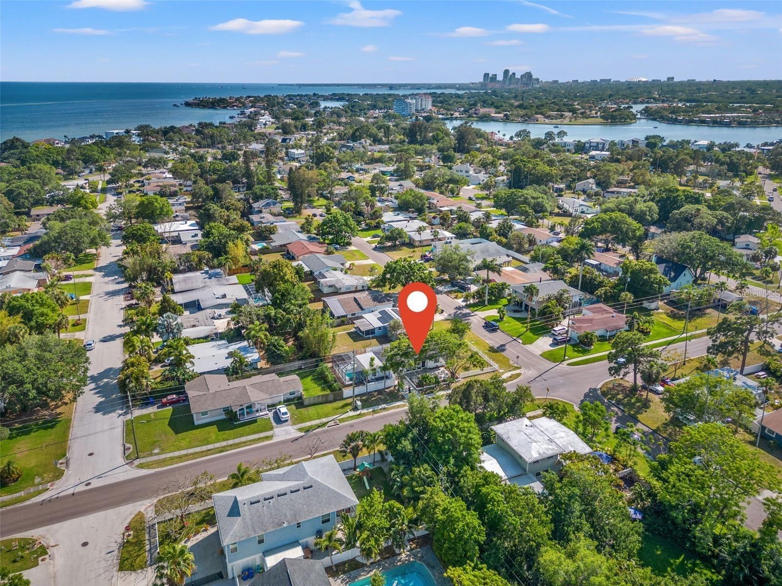 1600 CONNECTICUT AVE NE, ST PETERSBURG, FL, 33703