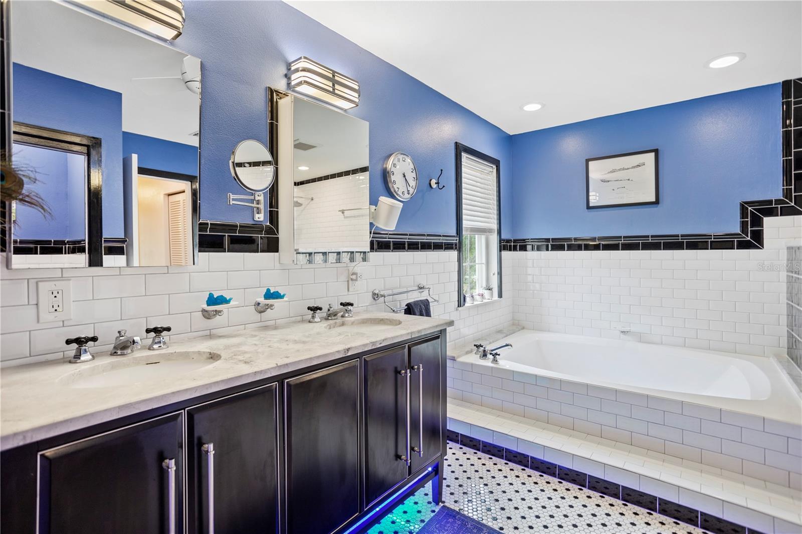 2217 BREVARD RD NE, ST PETERSBURG, FL, 33704