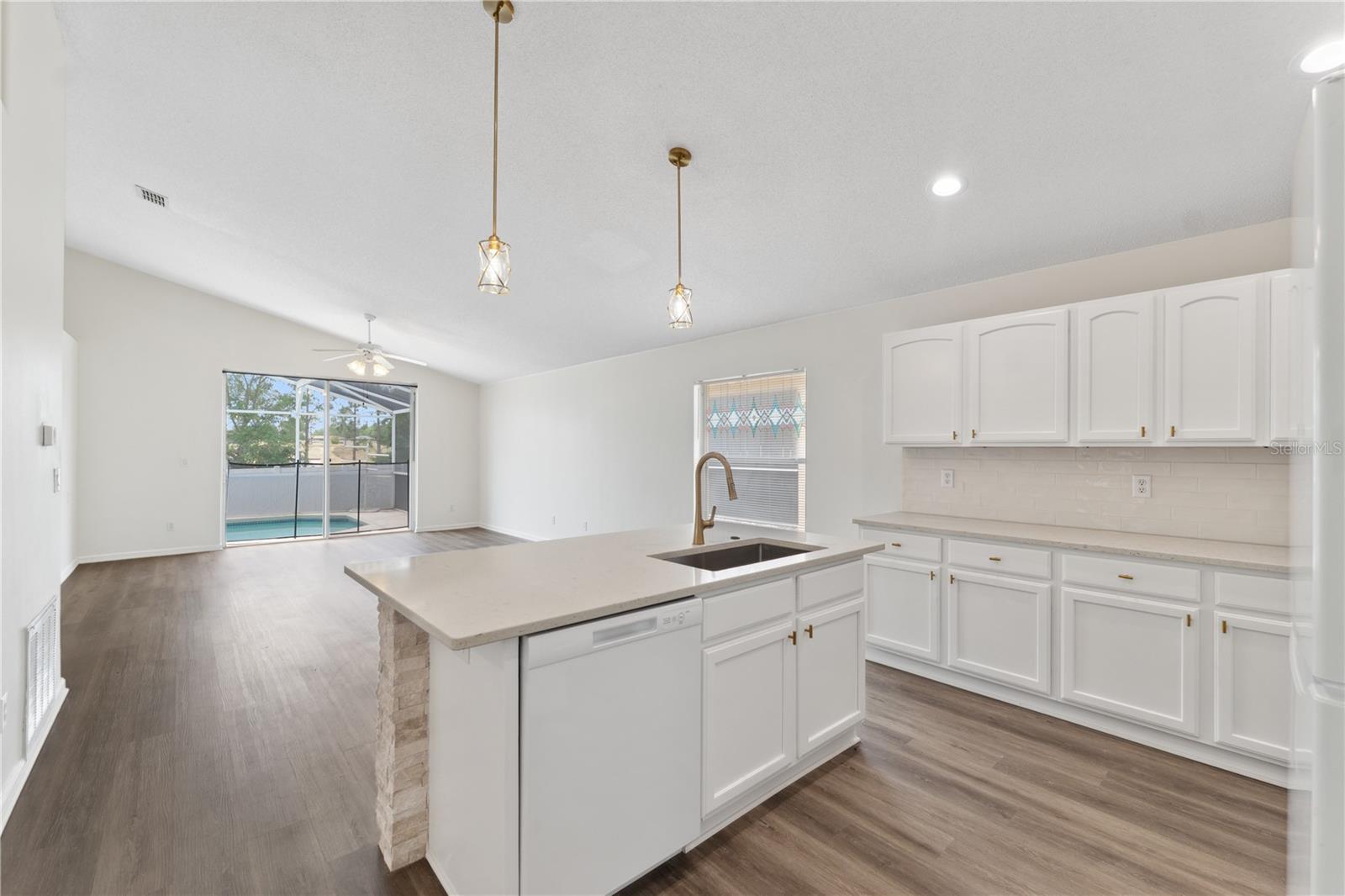 15746 AUTUMN GLEN AVE, CLERMONT, FL, 34714