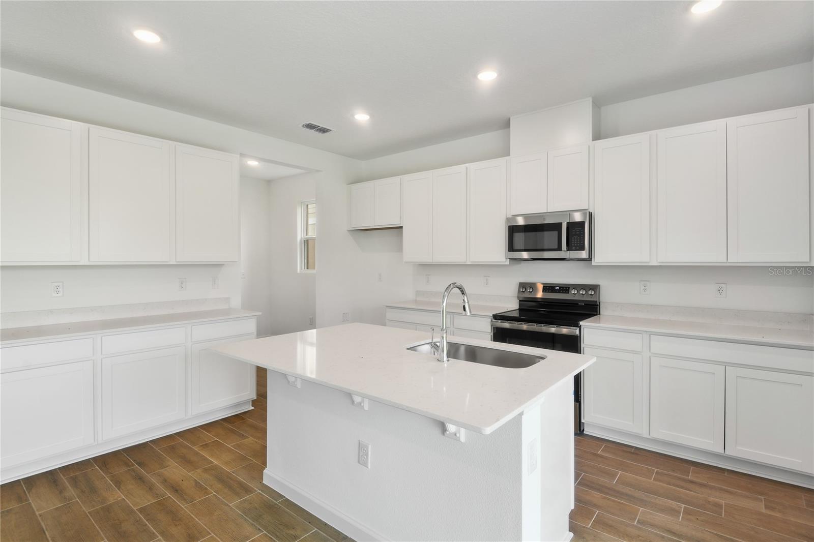 1027 WISTERIA WAY, DUNDEE, FL, 33838