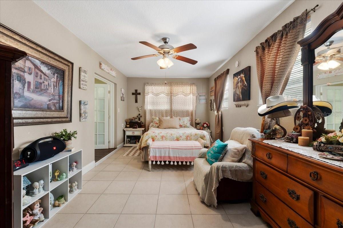 903 S LAKEVIEW AVE, BARTOW, FL, 33830
