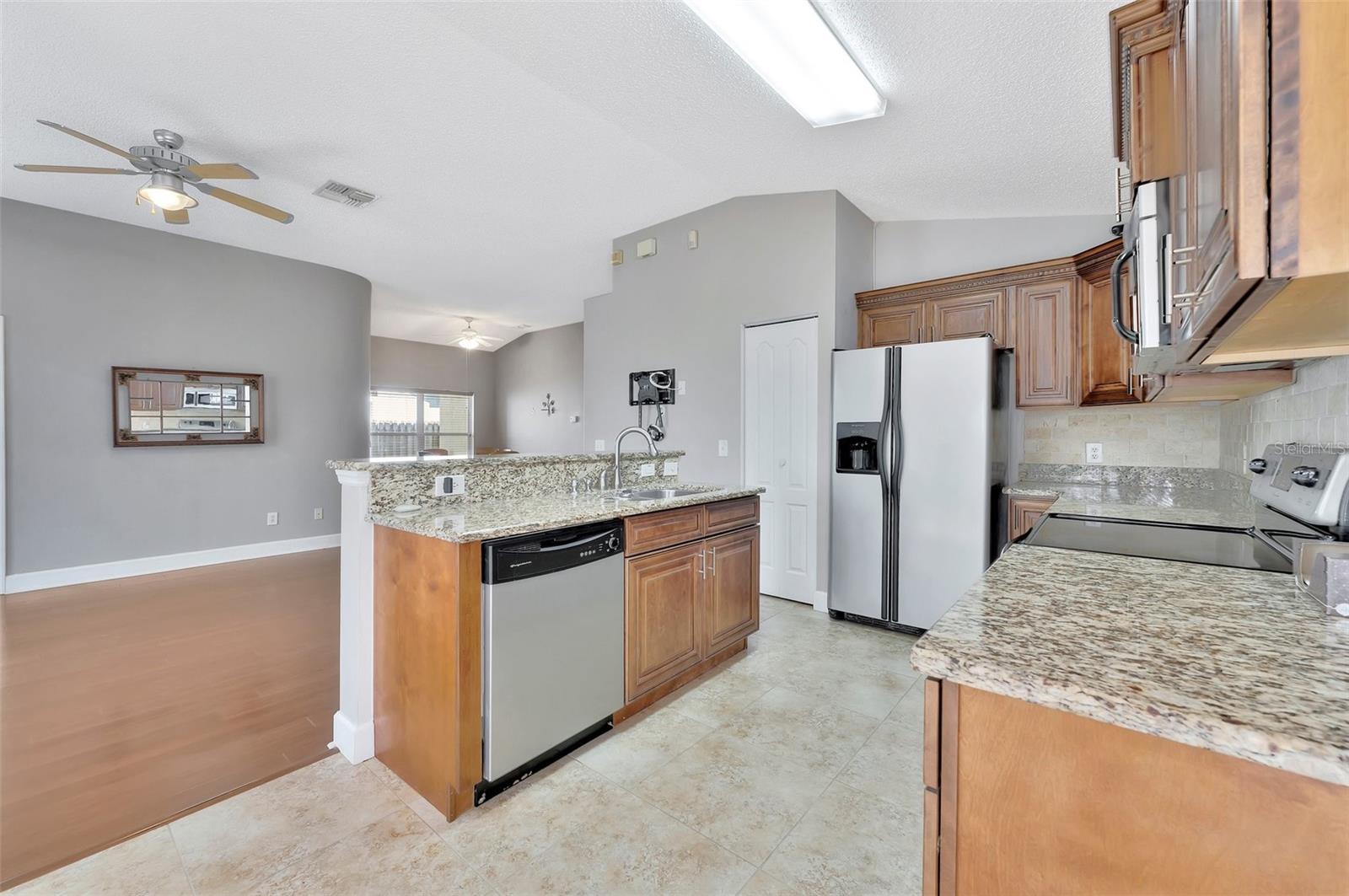 1664 PORTSMOUTH LAKE DR, BRANDON, FL, 33511