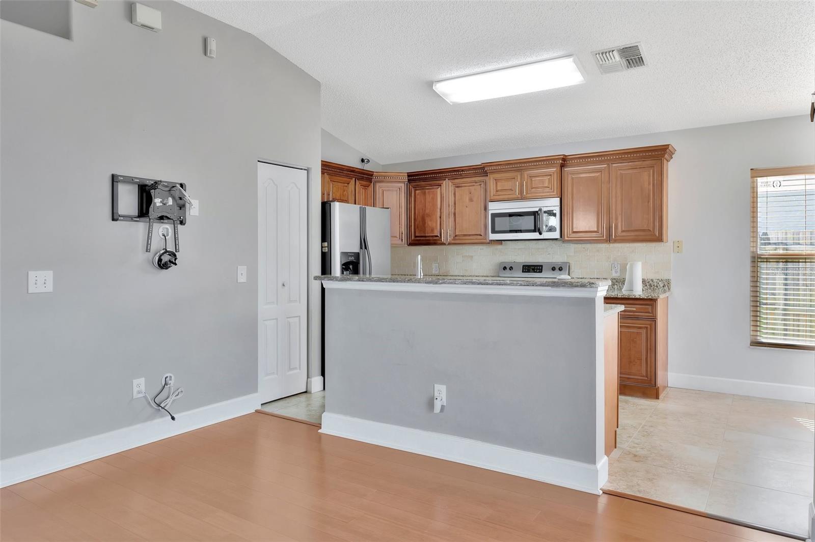 1664 PORTSMOUTH LAKE DR, BRANDON, FL, 33511