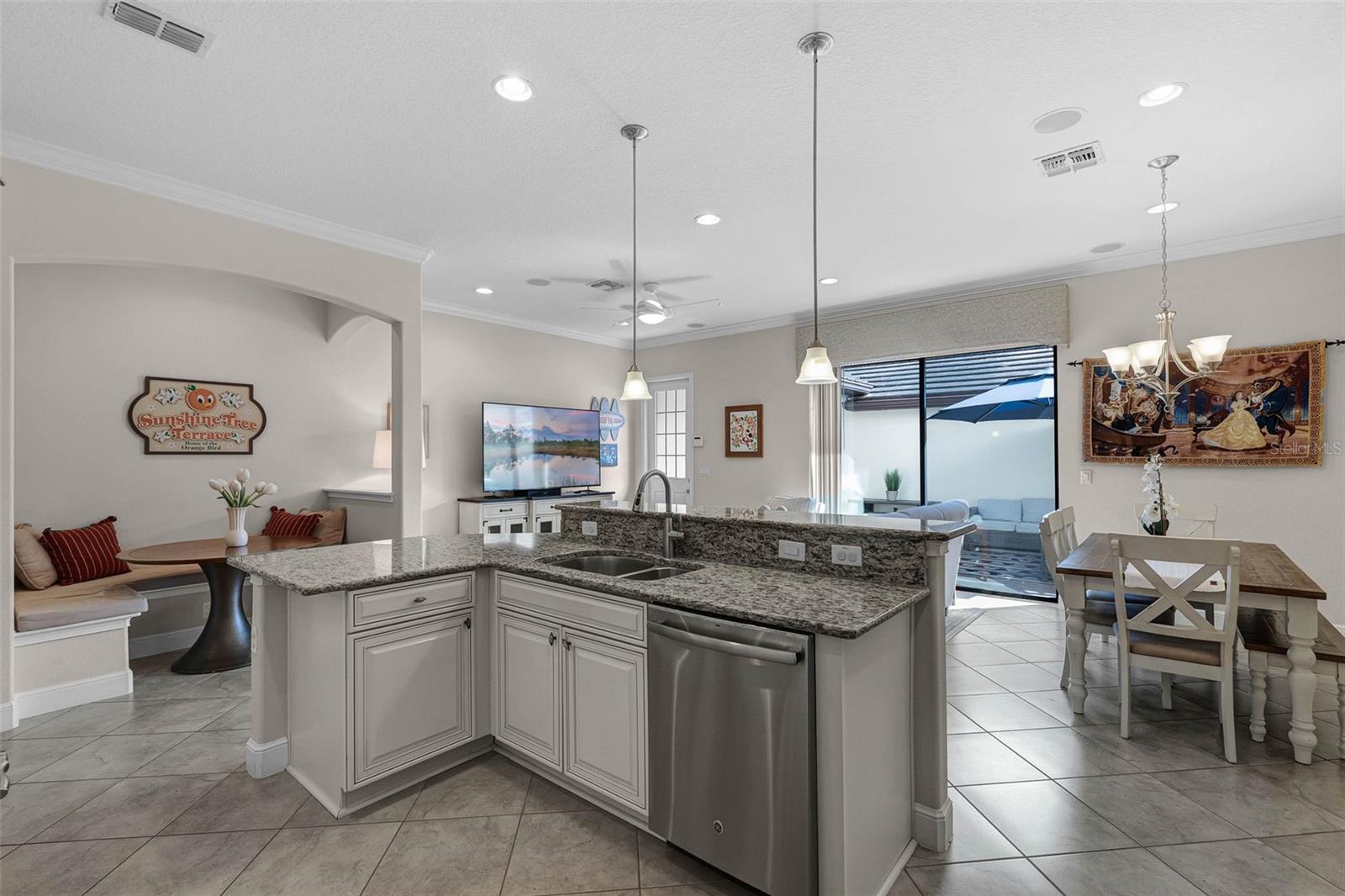 10655 VILLAGE LAKE RD, WINDERMERE, FL, 34786