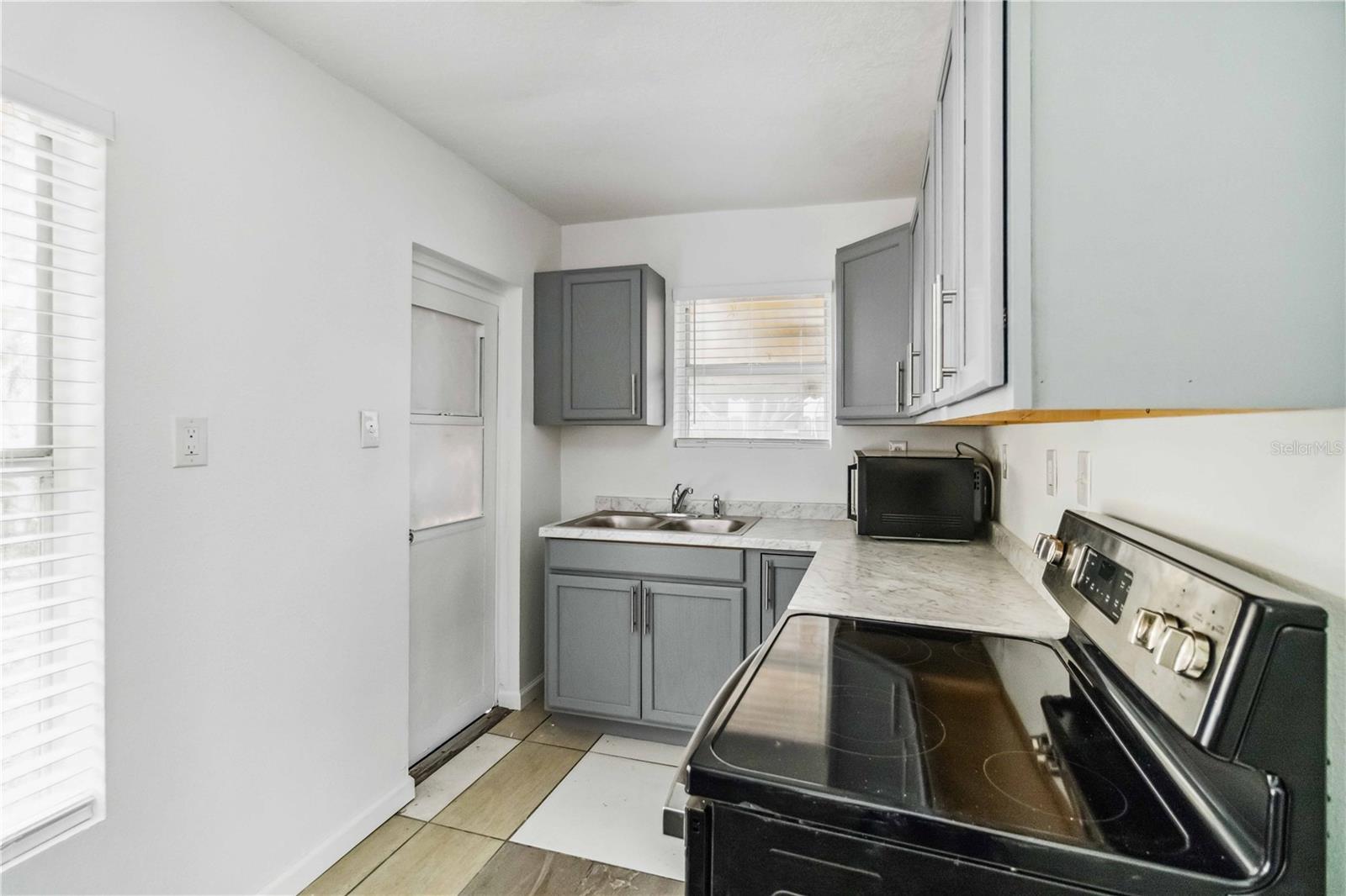 612 5TH AVENUE DR E, BRADENTON, FL, 34208