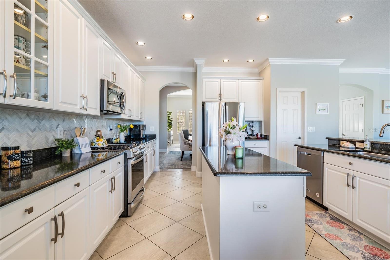 17927 BAHAMA ISLE CIR, TAMPA, FL, 33647