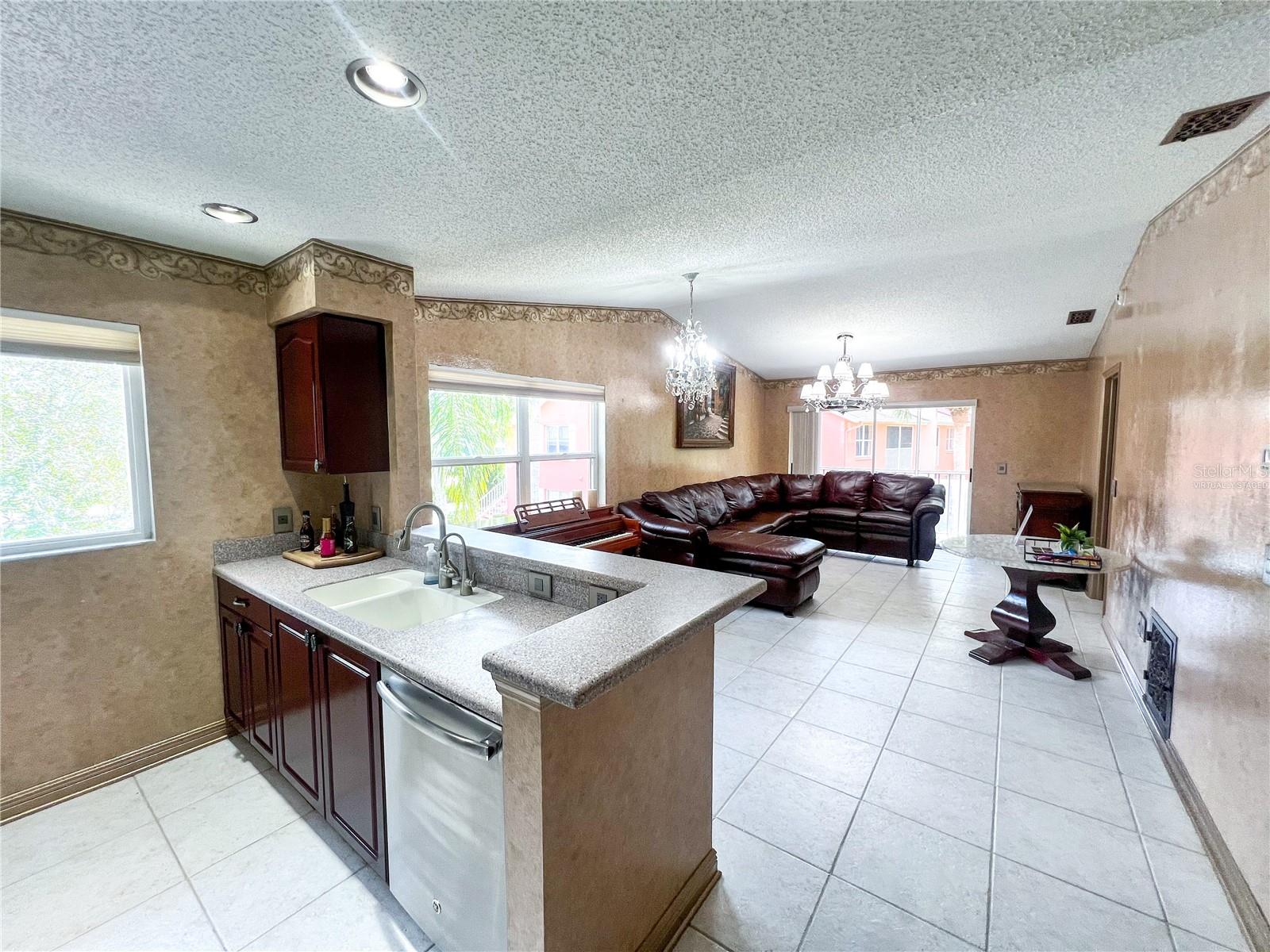 5500 LONGWOOD RUN BLVD #201, SARASOTA, FL, 34243
