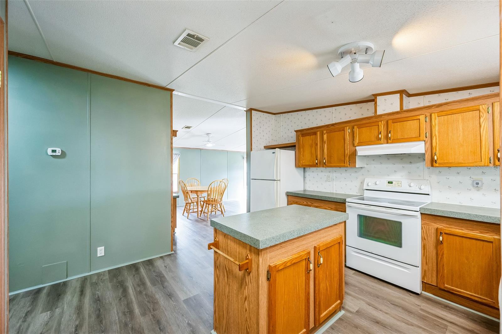 1000 KINGS HIGHWAY #104, PUNTA GORDA, FL, 33980