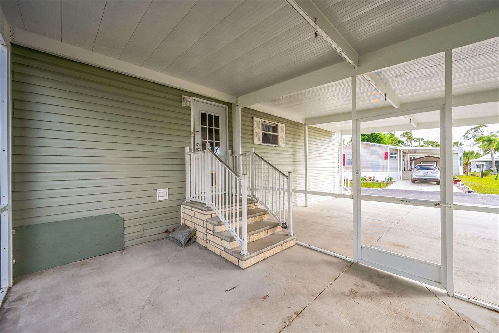 1000 KINGS HIGHWAY #104, PUNTA GORDA, FL, 33980