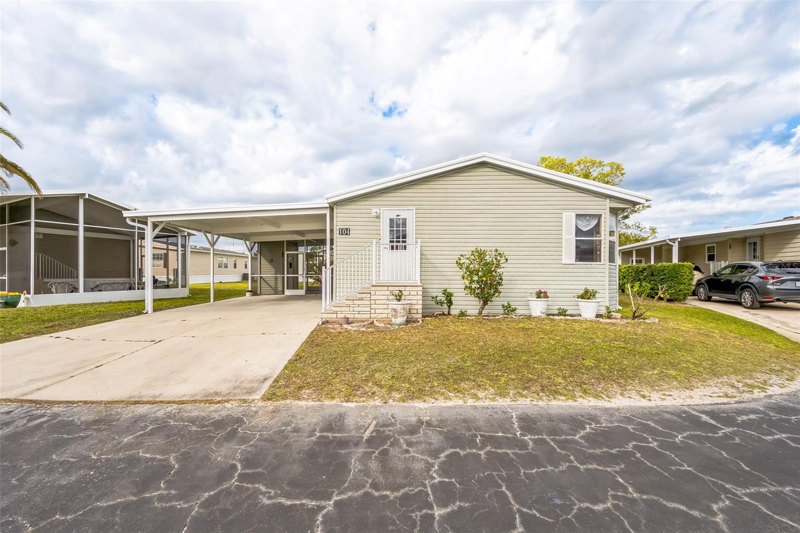 1000 KINGS HIGHWAY #104, PUNTA GORDA, FL, 33980