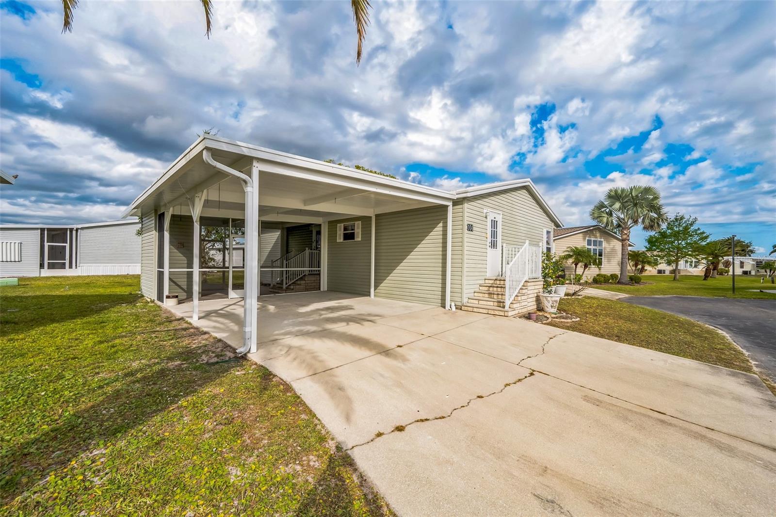 1000 KINGS HIGHWAY #104, PUNTA GORDA, FL, 33980
