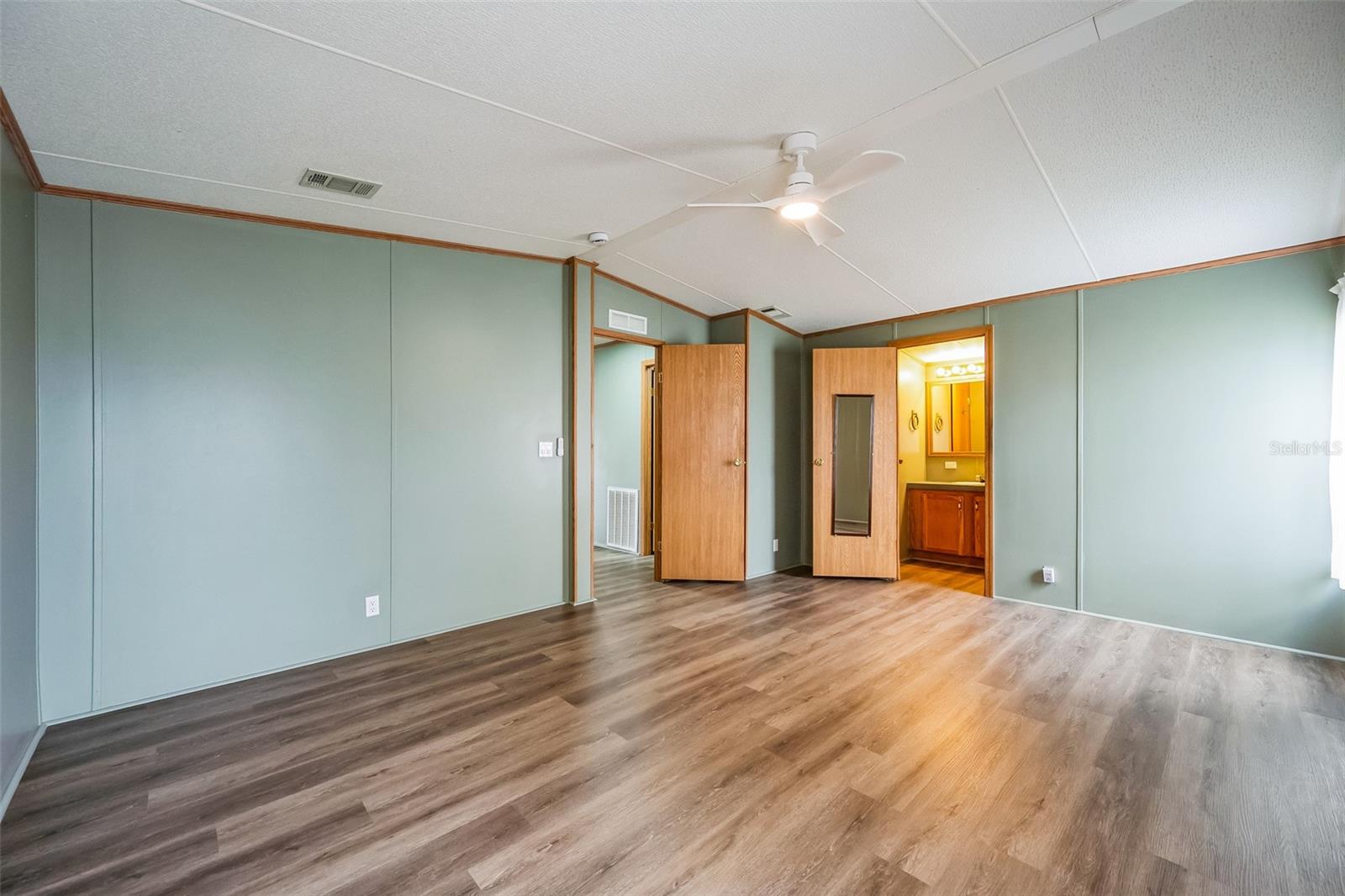 1000 KINGS HIGHWAY #104, PUNTA GORDA, FL, 33980