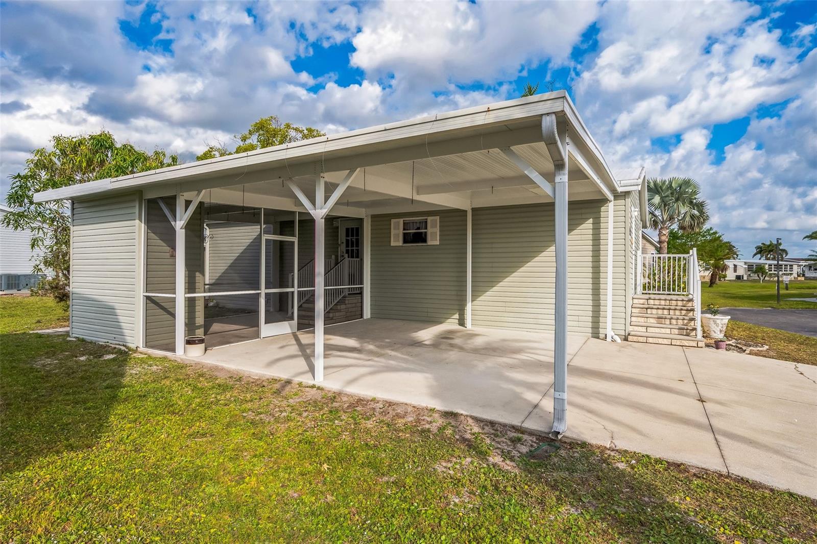 1000 KINGS HIGHWAY #104, PUNTA GORDA, FL, 33980