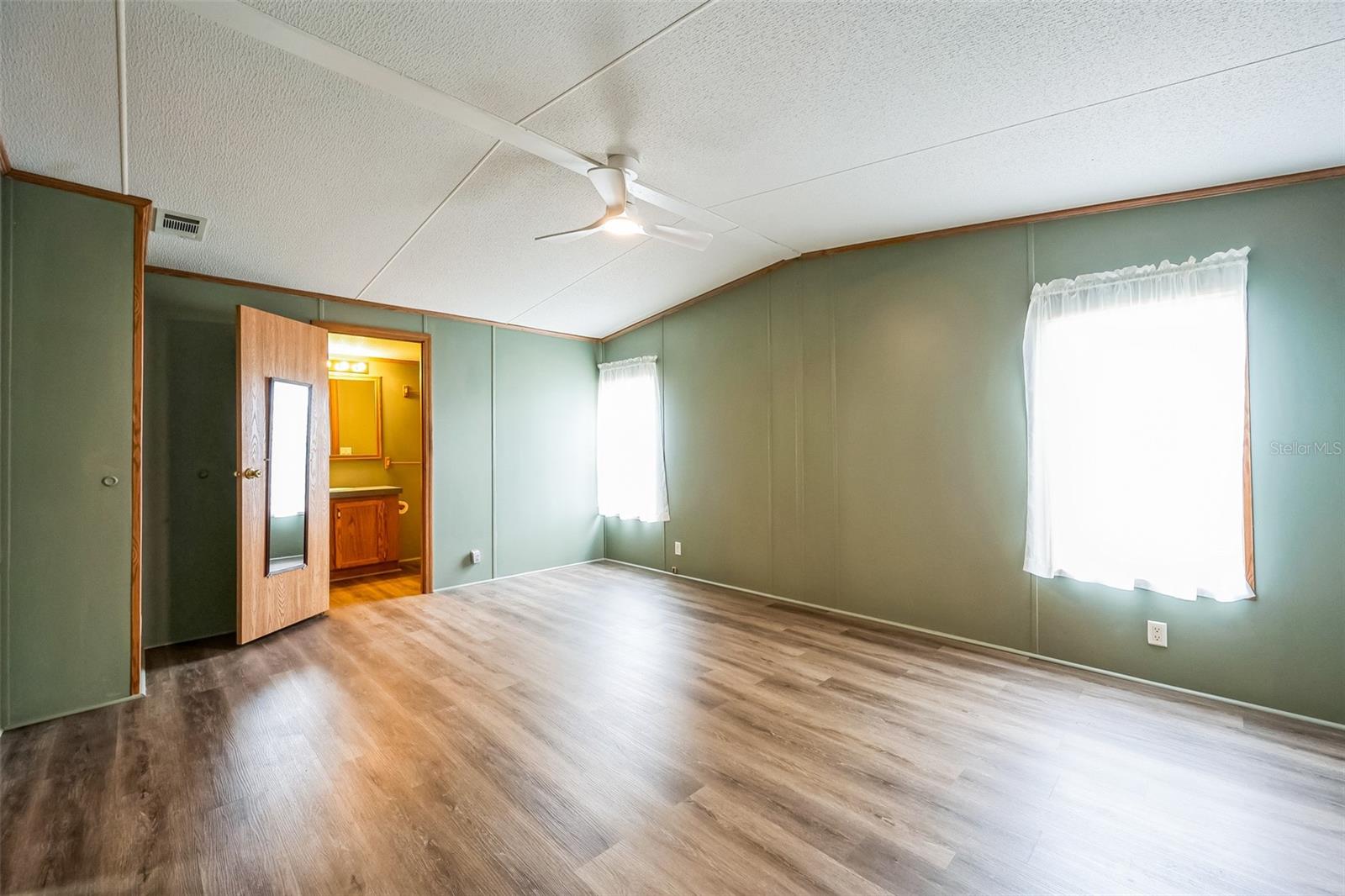 1000 KINGS HIGHWAY #104, PUNTA GORDA, FL, 33980