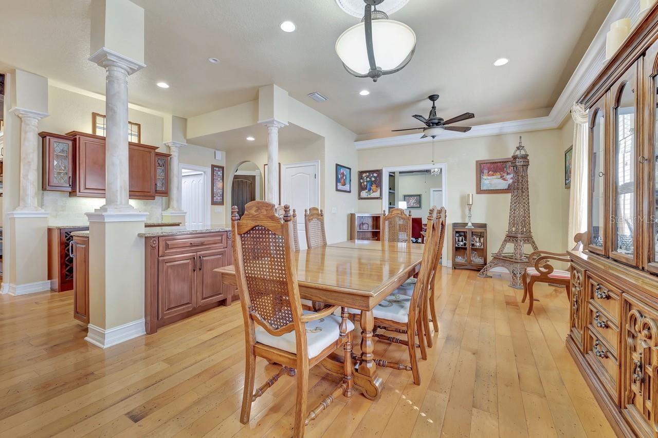 1108 W CHARTER ST, TAMPA, FL, 33602