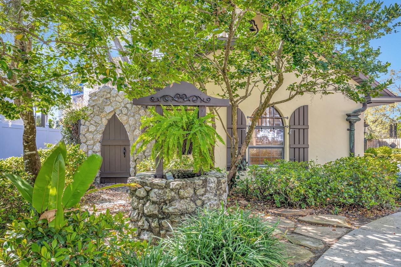 1108 W CHARTER ST, TAMPA, FL, 33602