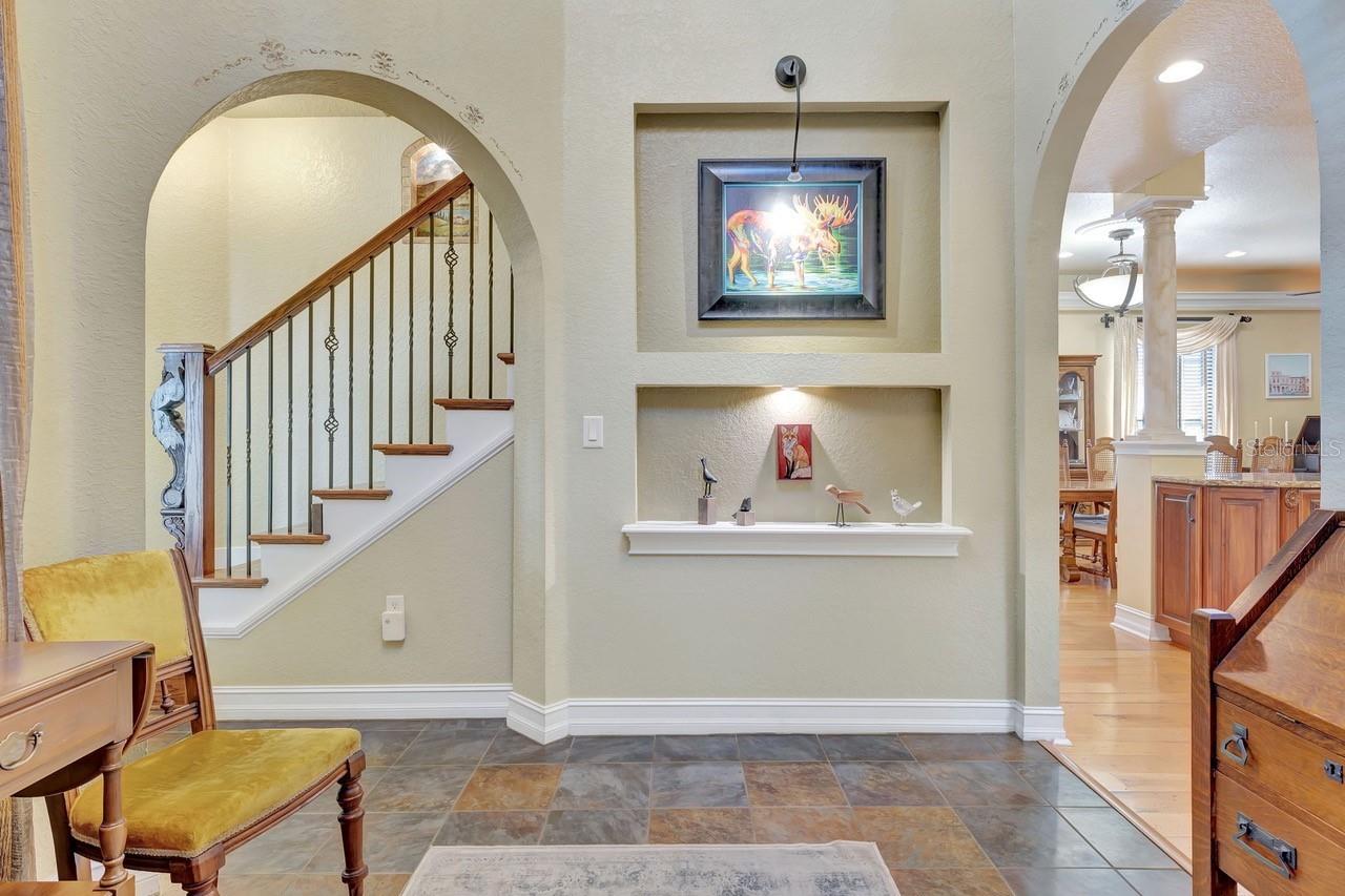1108 W CHARTER ST, TAMPA, FL, 33602