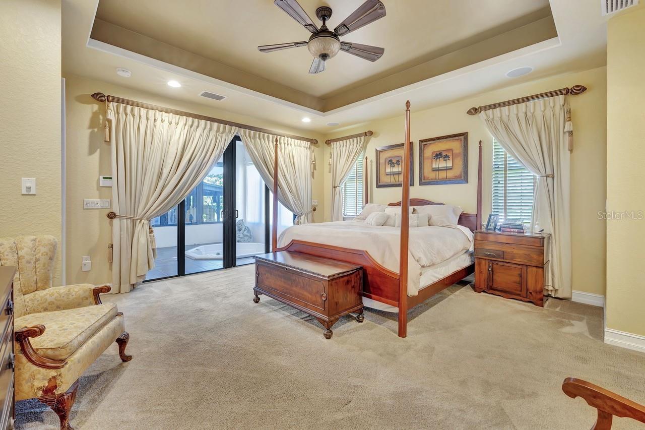 1108 W CHARTER ST, TAMPA, FL, 33602