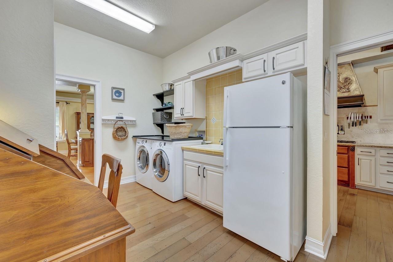 1108 W CHARTER ST, TAMPA, FL, 33602
