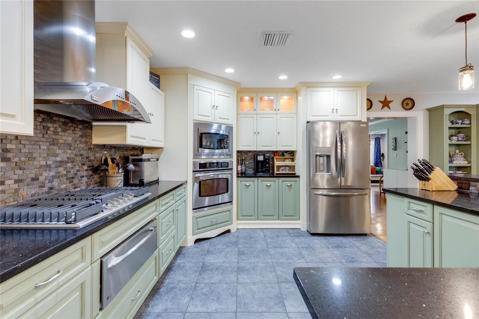 36329 CLEAR LAKE DR, EUSTIS, FL, 32736