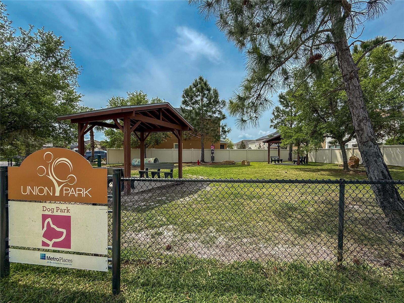 1570 LUDINGTON AVE, WESLEY CHAPEL, FL, 33543