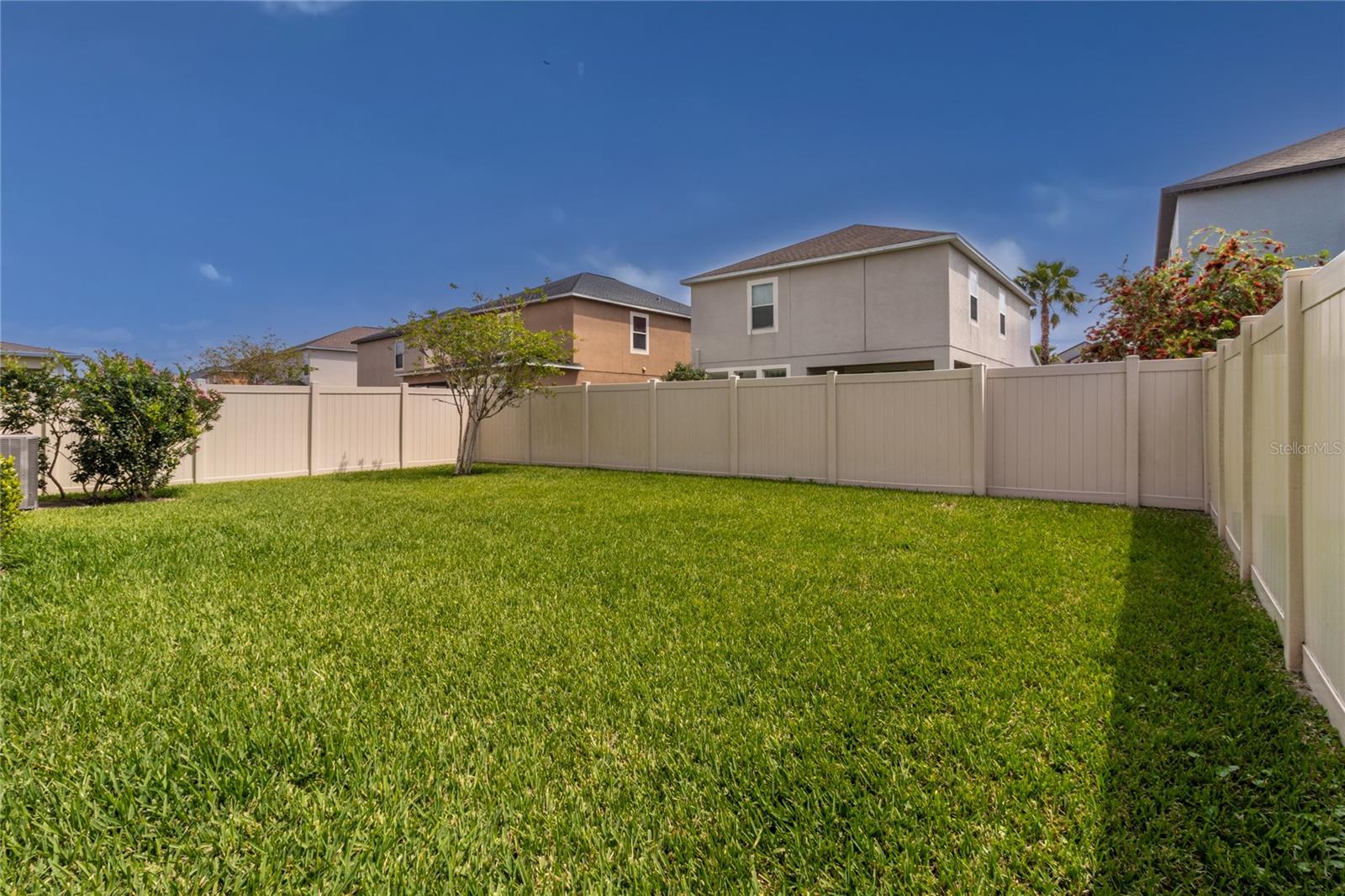 1570 LUDINGTON AVE, WESLEY CHAPEL, FL, 33543
