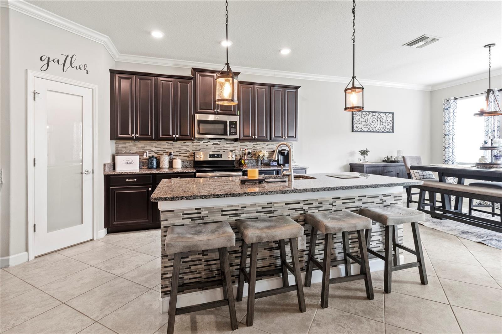 1570 LUDINGTON AVE, WESLEY CHAPEL, FL, 33543