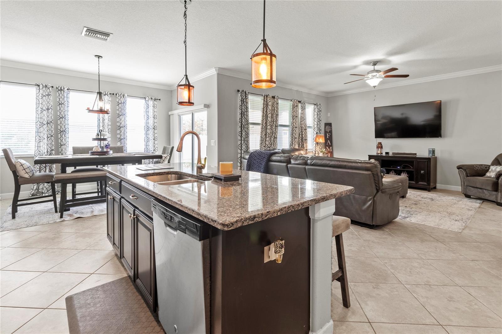1570 LUDINGTON AVE, WESLEY CHAPEL, FL, 33543
