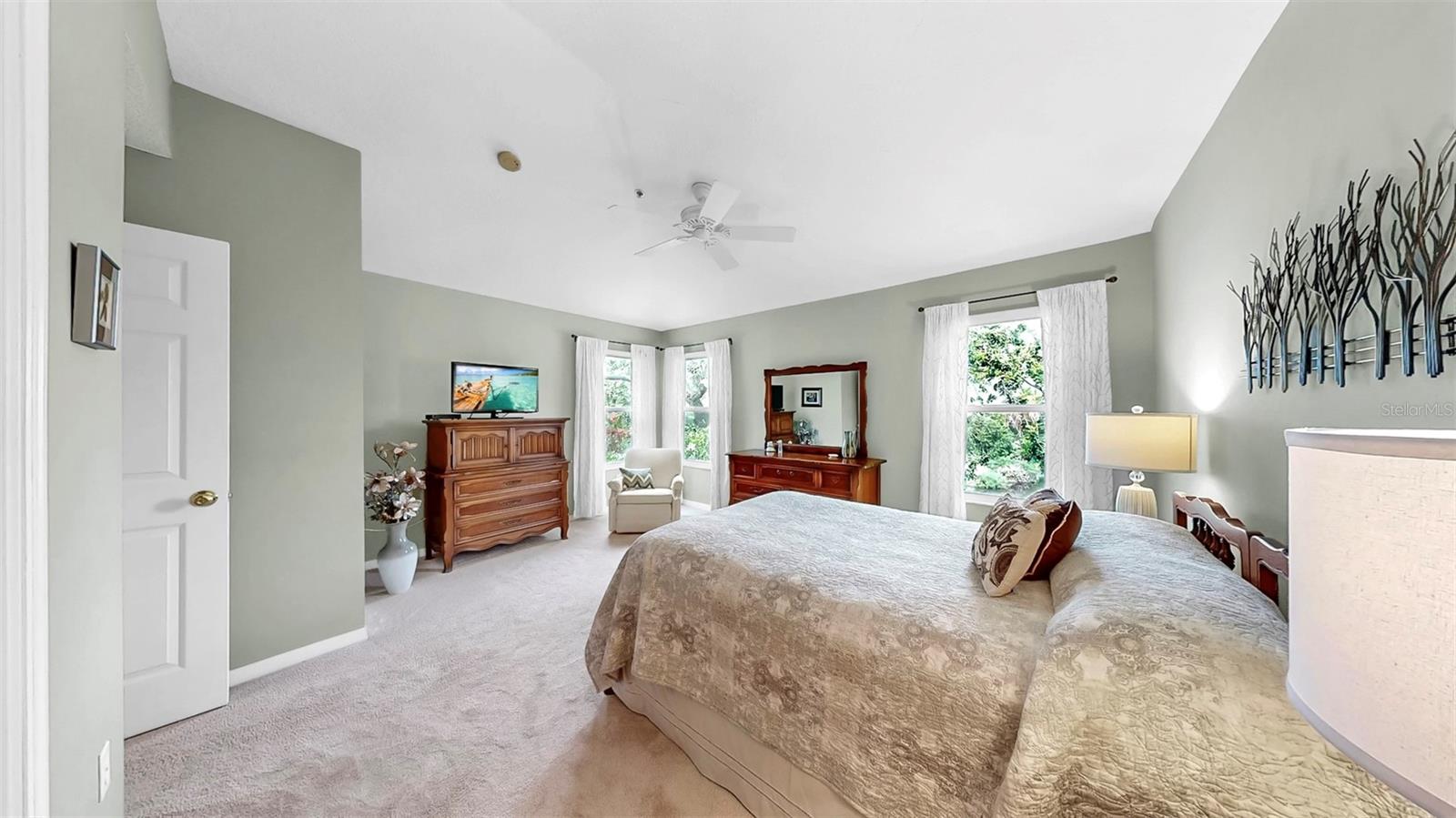 11114 KAPOK GRAND CIR, MADEIRA BEACH, FL, 33708