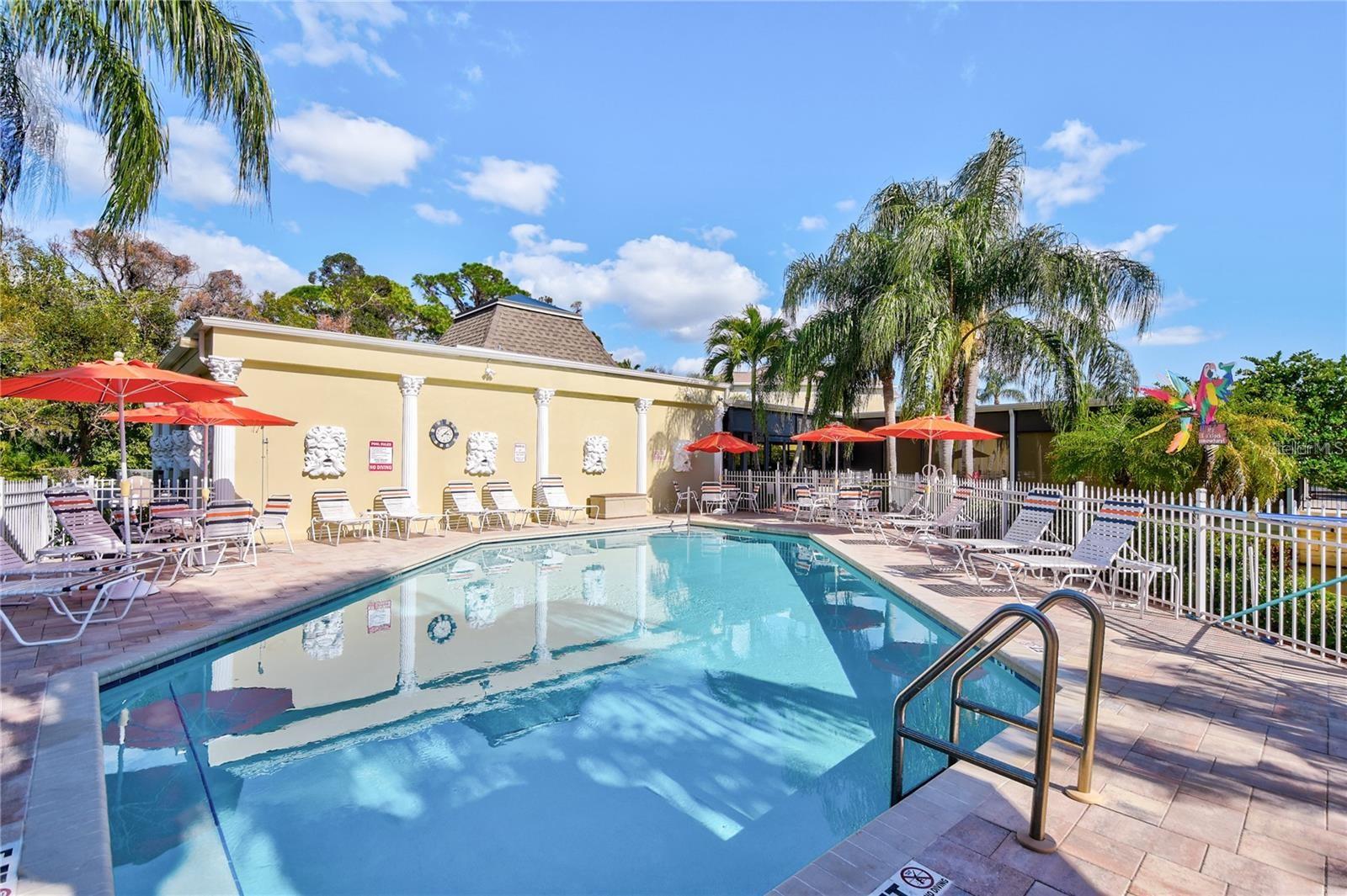 11114 KAPOK GRAND CIR, MADEIRA BEACH, FL, 33708