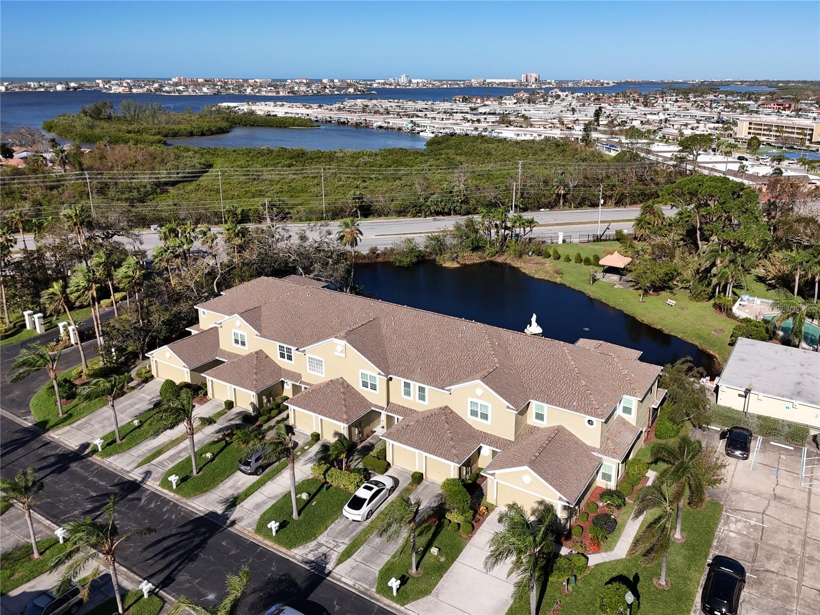 11114 KAPOK GRAND CIR, MADEIRA BEACH, FL, 33708
