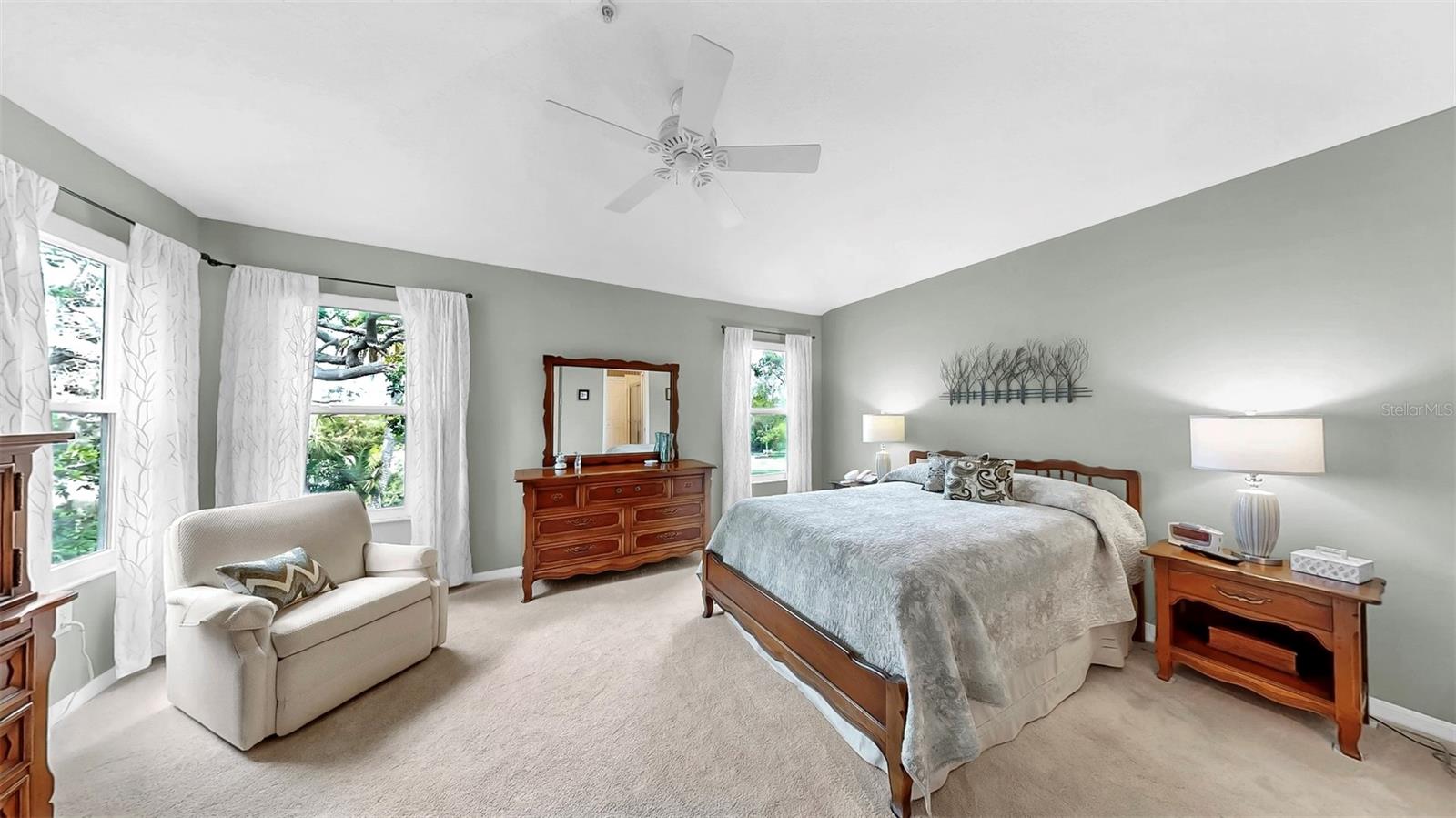11114 KAPOK GRAND CIR, MADEIRA BEACH, FL, 33708