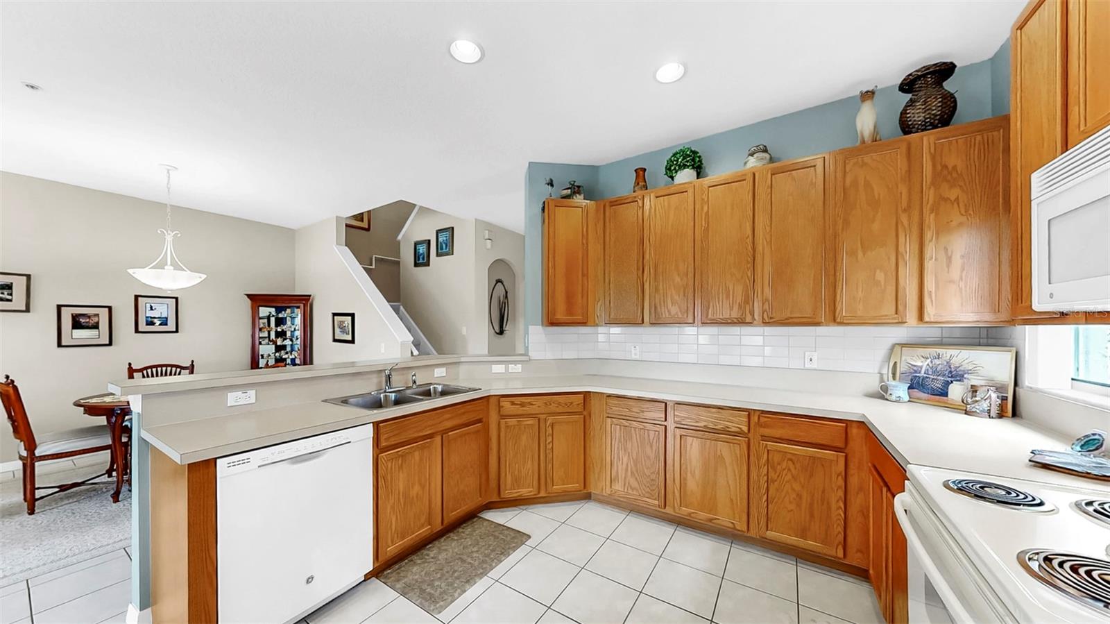 11114 KAPOK GRAND CIR, MADEIRA BEACH, FL, 33708