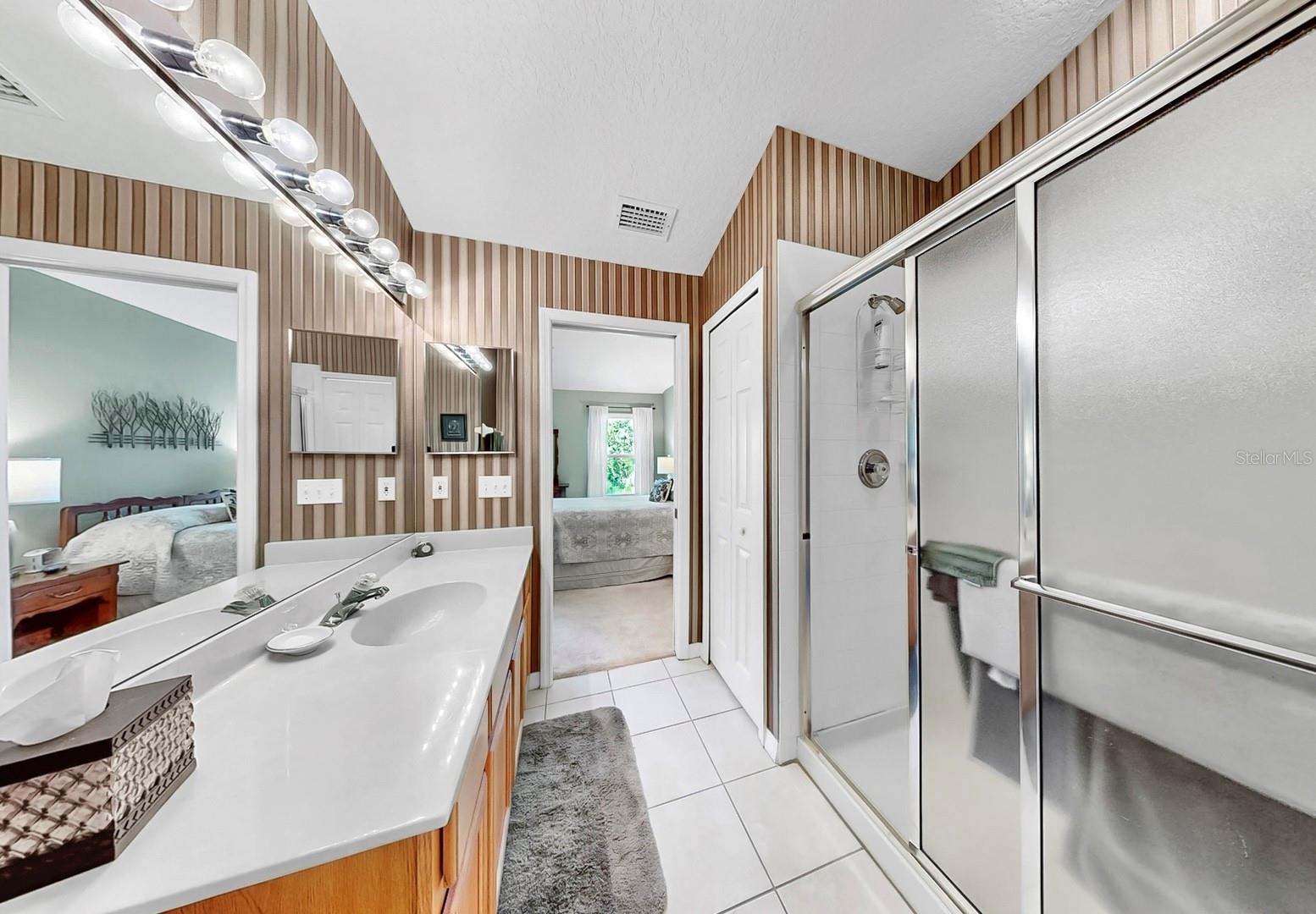 11114 KAPOK GRAND CIR, MADEIRA BEACH, FL, 33708