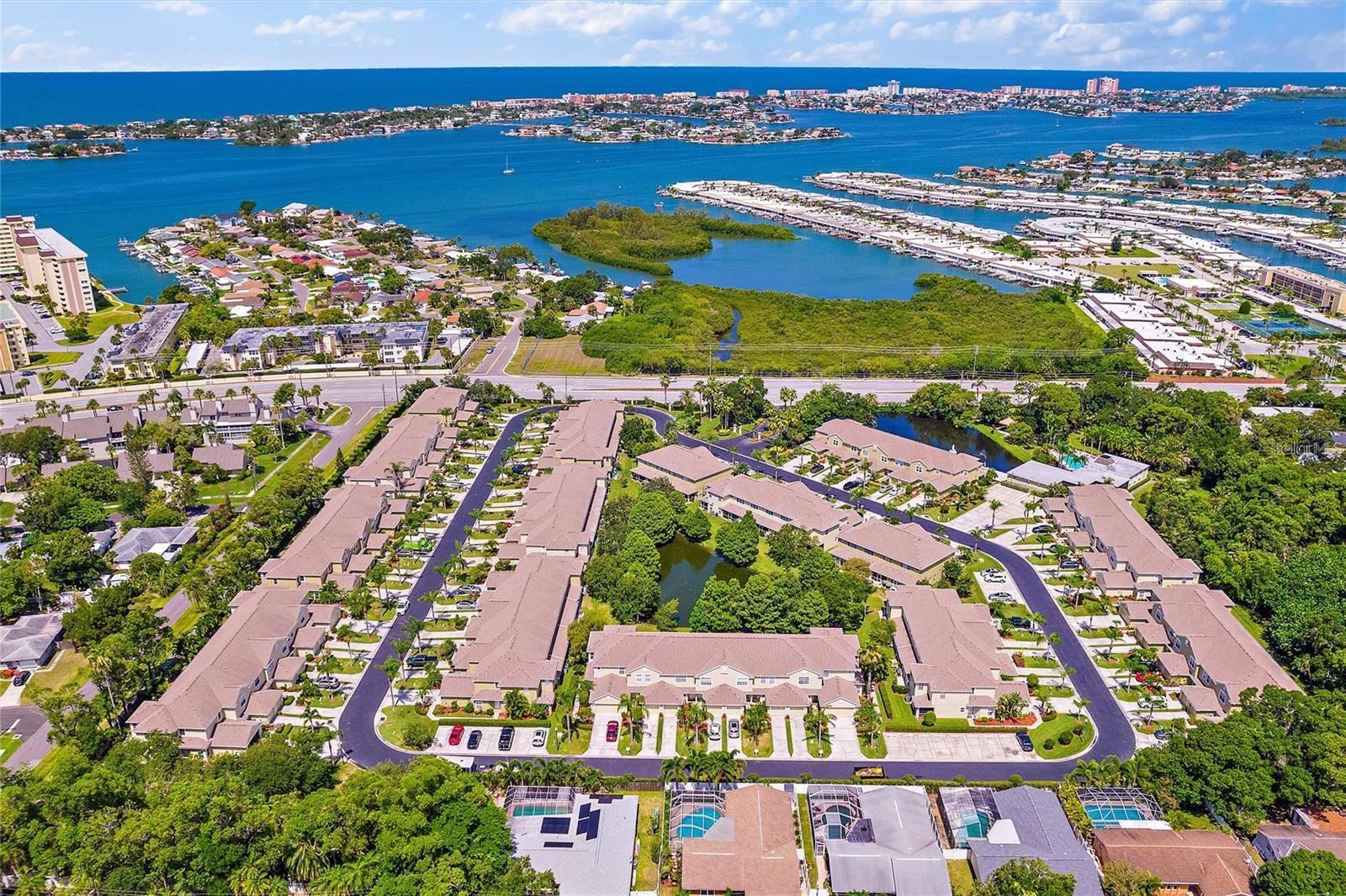 11114 KAPOK GRAND CIR, MADEIRA BEACH, FL, 33708