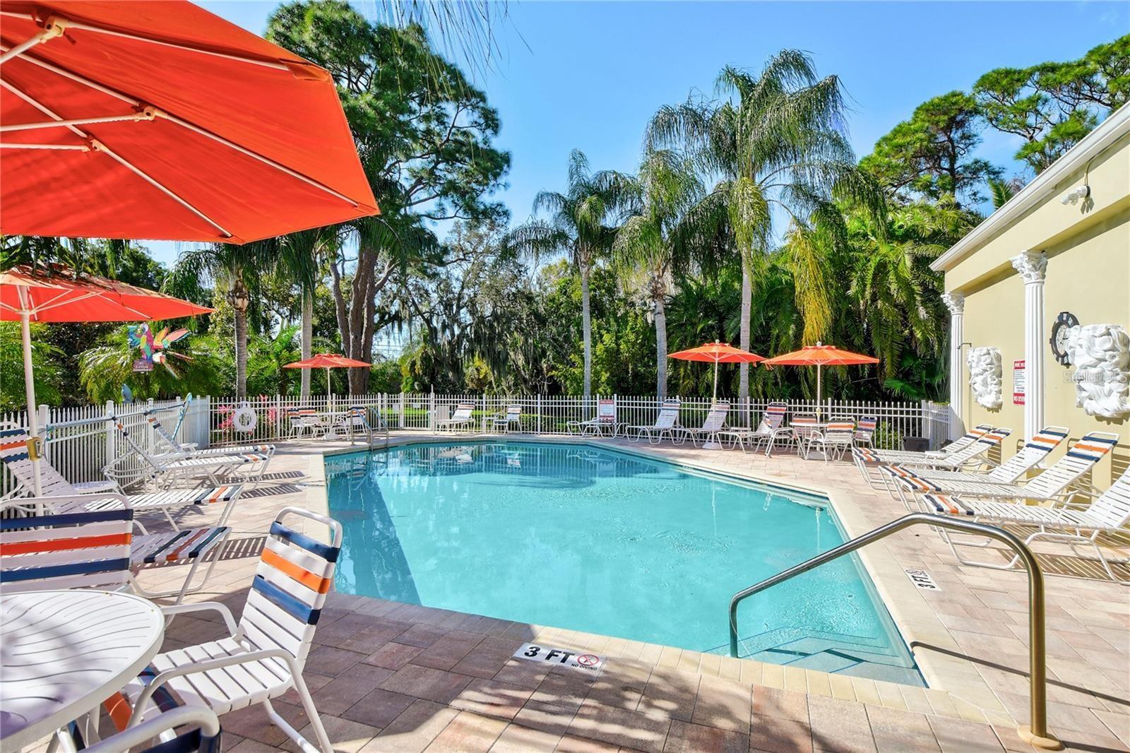 11114 KAPOK GRAND CIR, MADEIRA BEACH, FL, 33708