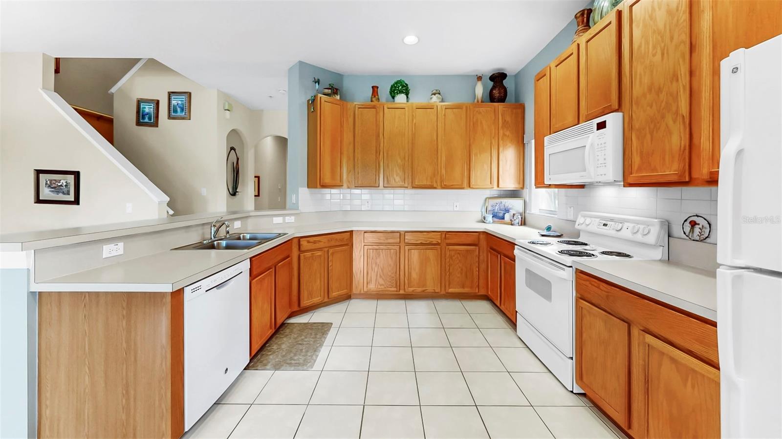 11114 KAPOK GRAND CIR, MADEIRA BEACH, FL, 33708