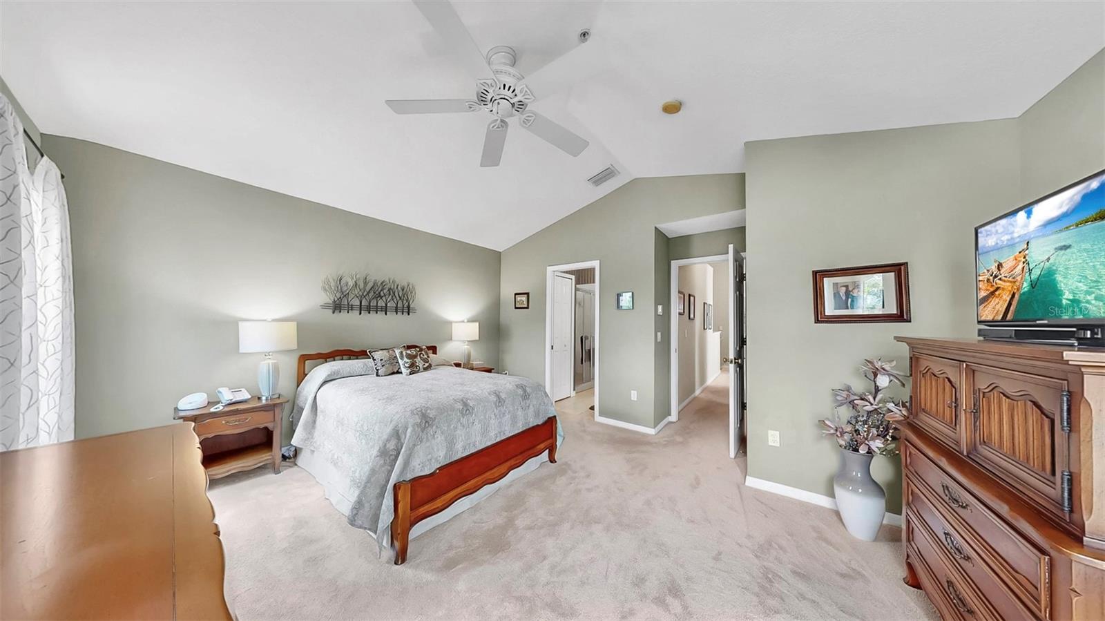11114 KAPOK GRAND CIR, MADEIRA BEACH, FL, 33708