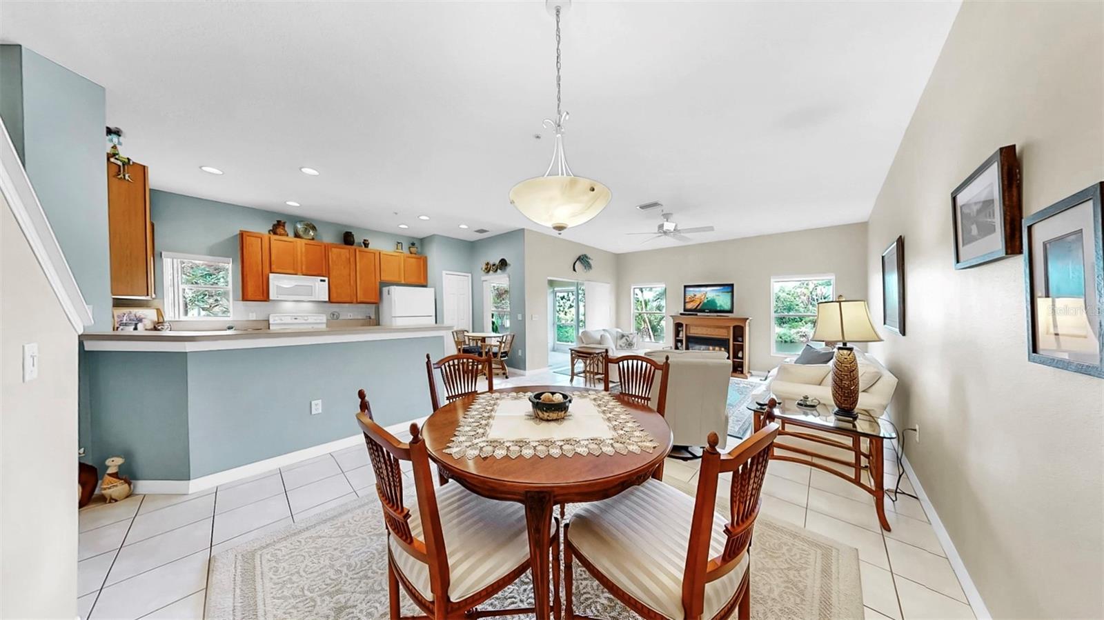 11114 KAPOK GRAND CIR, MADEIRA BEACH, FL, 33708
