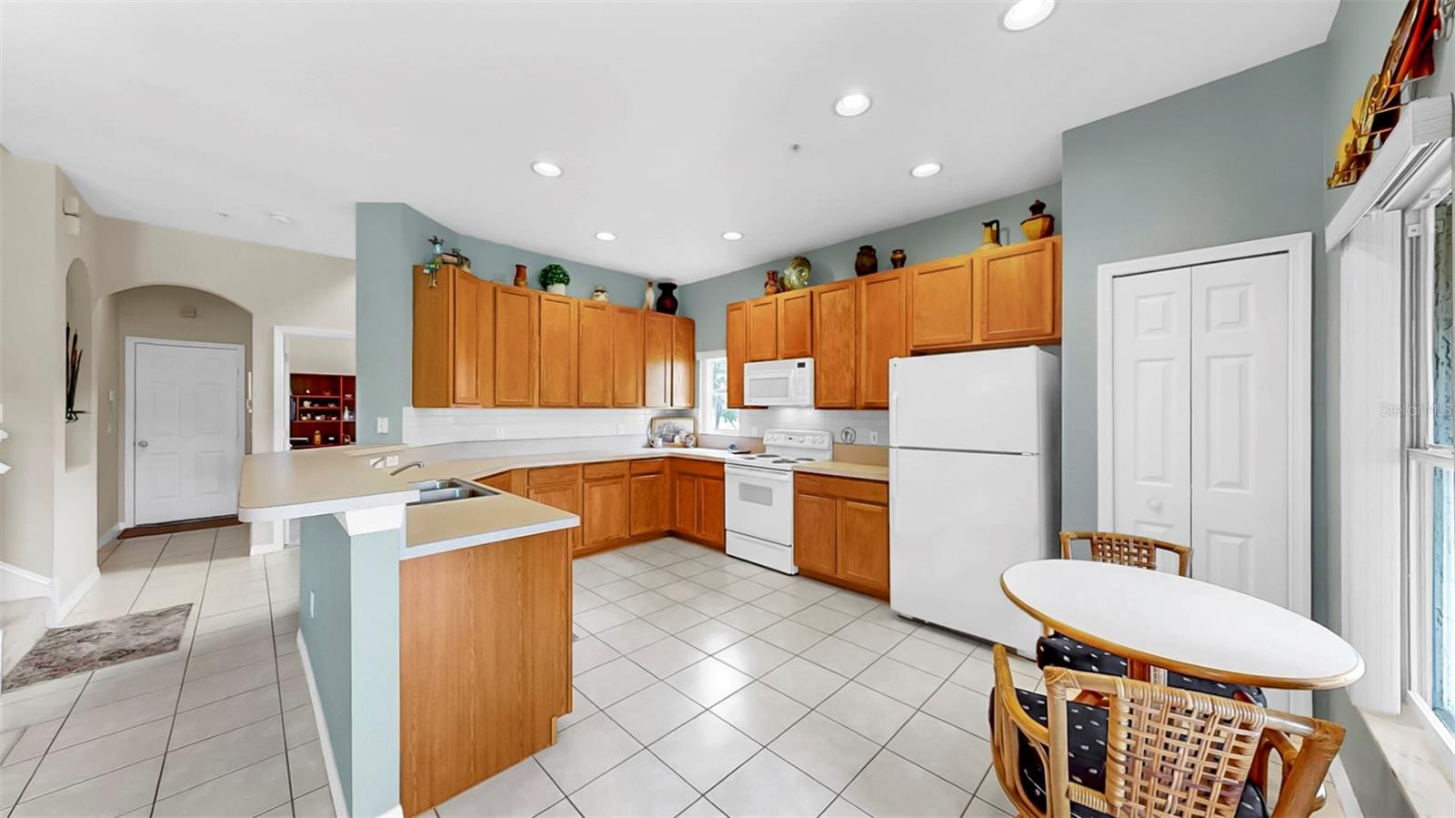 11114 KAPOK GRAND CIR, MADEIRA BEACH, FL, 33708