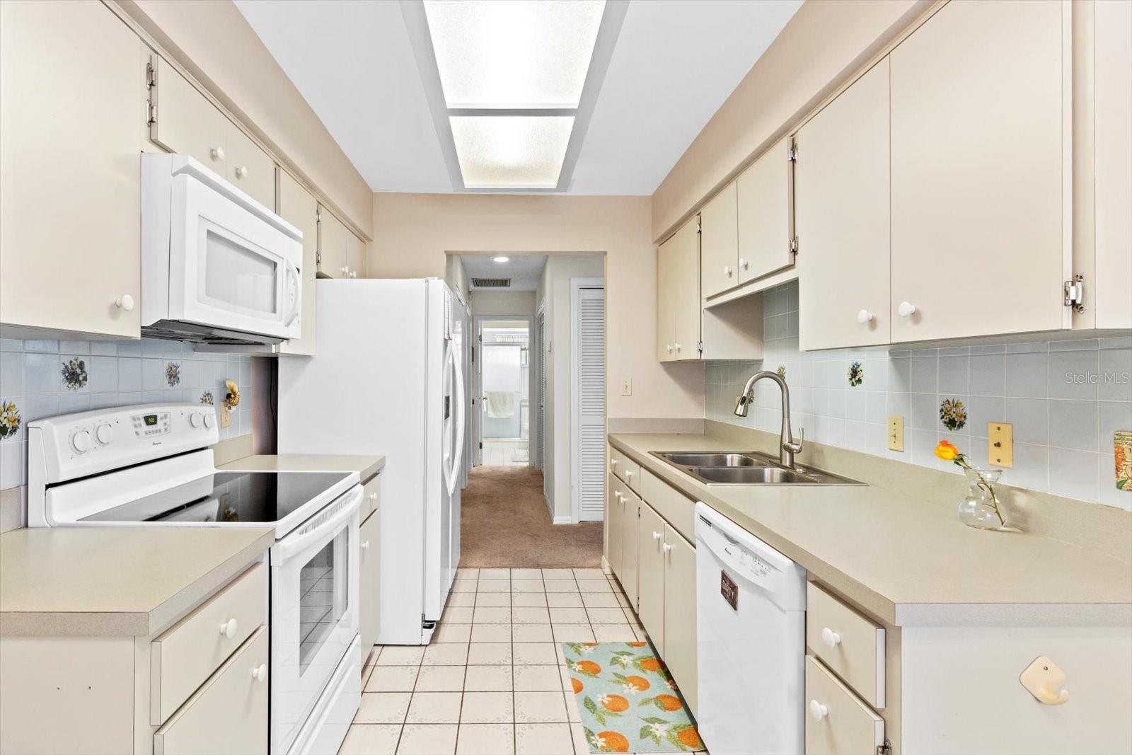 3687 N LAURELWOOD LOOP, BEVERLY HILLS, FL, 34465