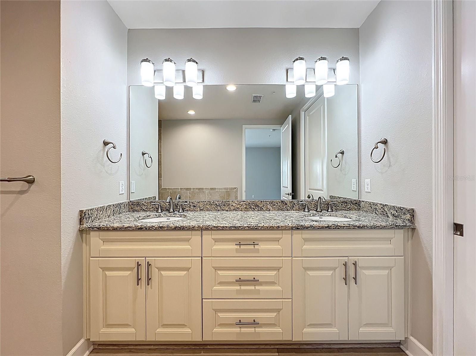 7810 34TH AVE W #103, BRADENTON, FL, 34209
